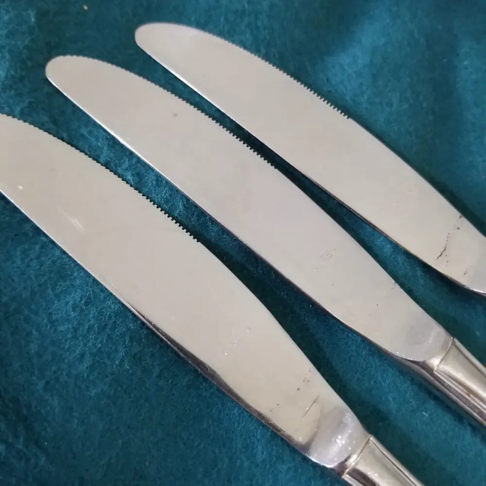 Set Of 3 Oneida Gatsby Knives Northland Stainless 8 3/4